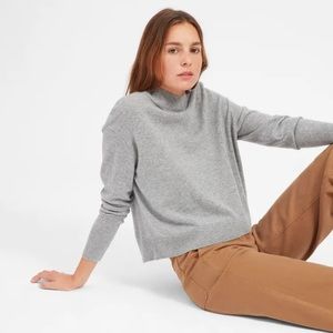 Everlane | The Cashmere Crop Mockneck